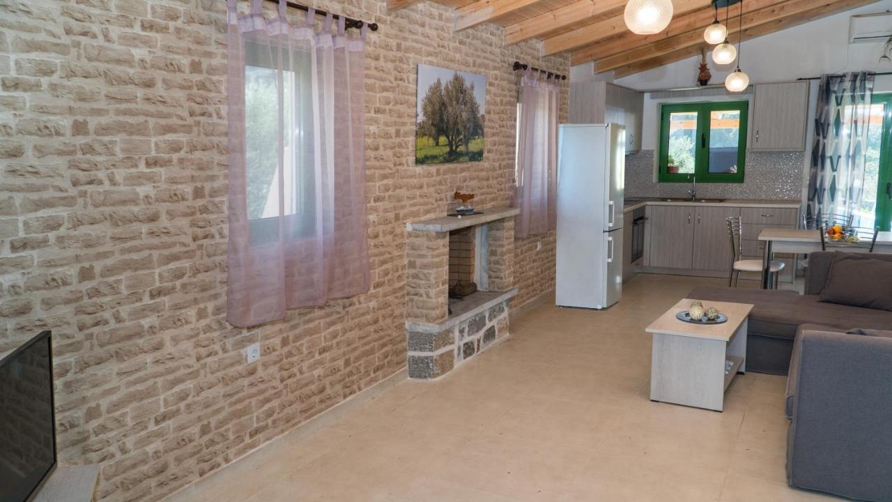 Villa Elia Lambiní Exteriör bild