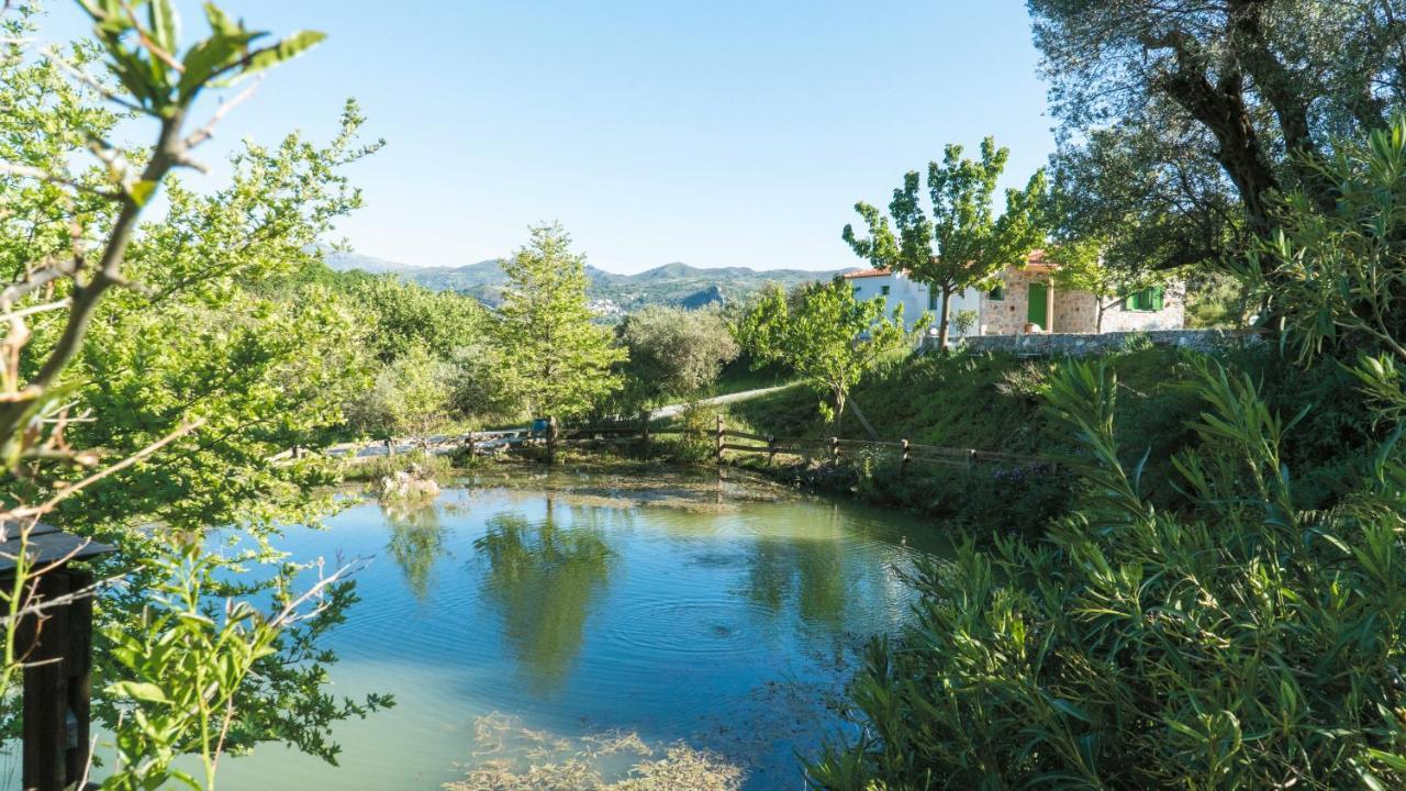 Villa Elia Lambiní Exteriör bild